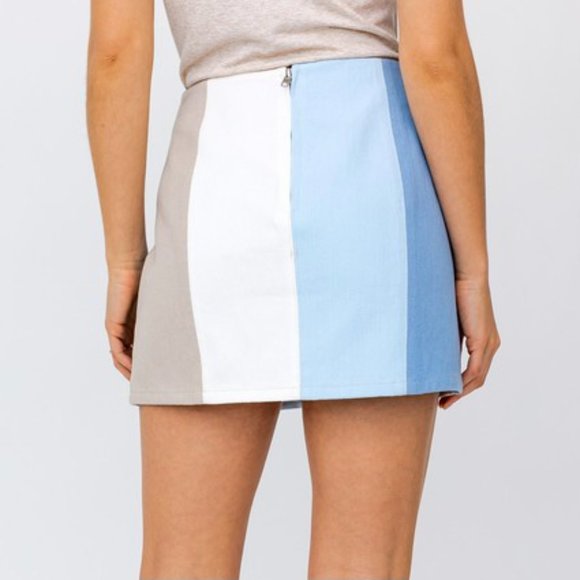 ❌SOLD OUT❌ BABY BLUES COLOR BLOCK MINI SKIRT - Picture 3 of 6